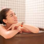 水風呂の温度は、15〜17度にキープ。チラー付き濾過循環され15分に1回水が入れ替わる清潔な水風呂。