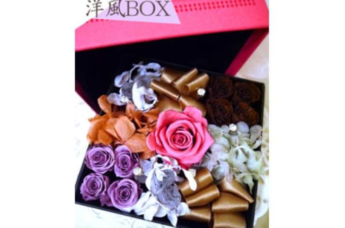 【神奈川県横浜】箱の中にお花をとじこめる洋風BOXアレンジ