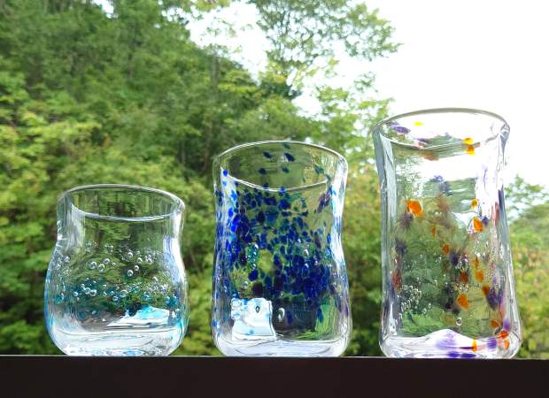 【岐阜県多治見市】吹きガラスでグラスや一輪挿し作り体験